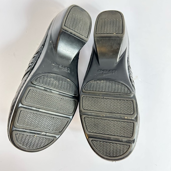 Dansko Hailey  Black Scalloped Leather Studded Clogs Mules Women’s Size 9.5 - Picture 10 of 12